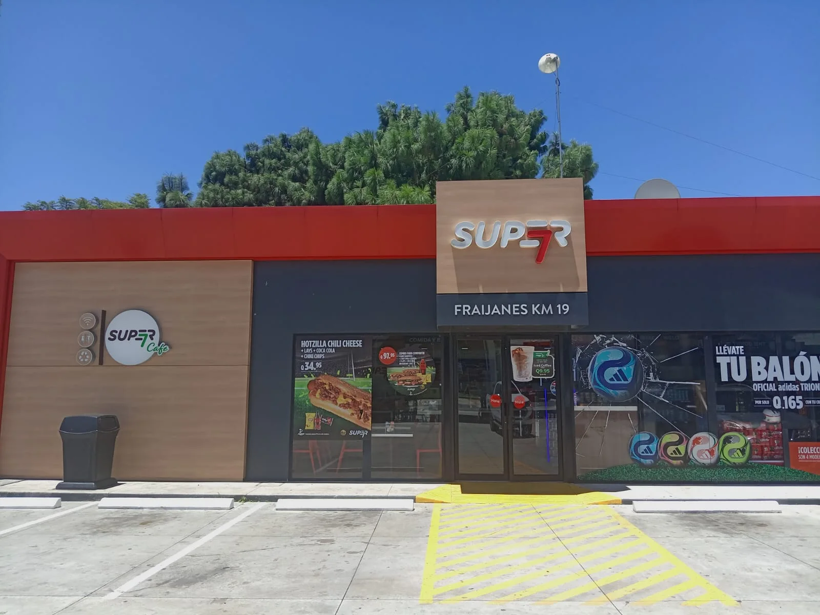 Tienda de Conveniencia operada por Dipetrol
