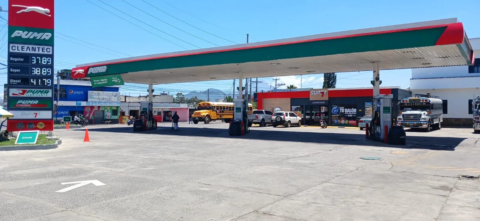 Estación de servicio operada por Dipetrol