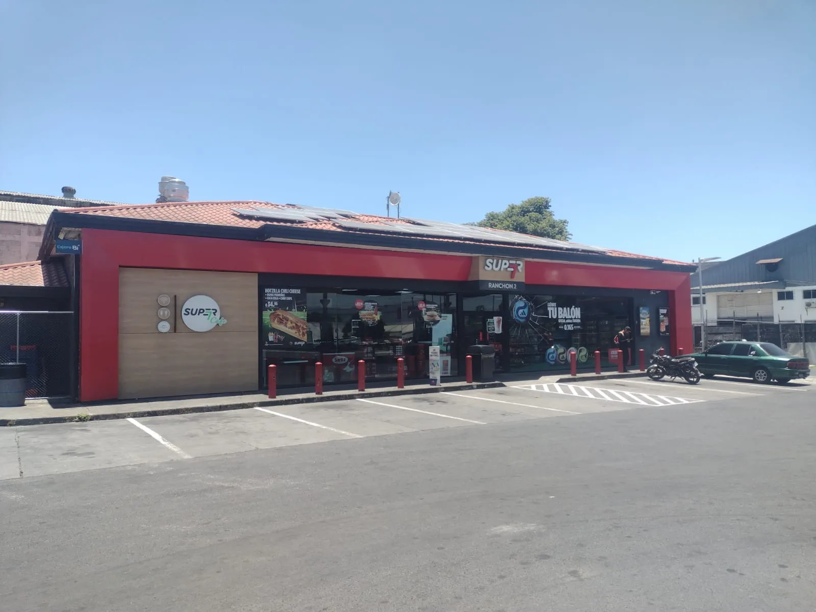 Tienda de Conveniencia operada por Dipetrol